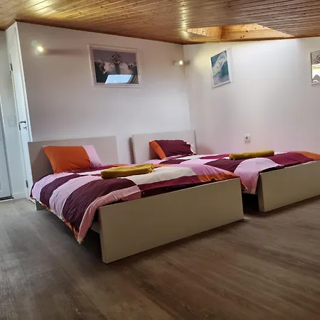North Wind House Guest house *